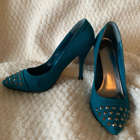 Teal Studded 💋 Faux Suede Metal Stud High Heels - Size 6 - Picture 4 of 5